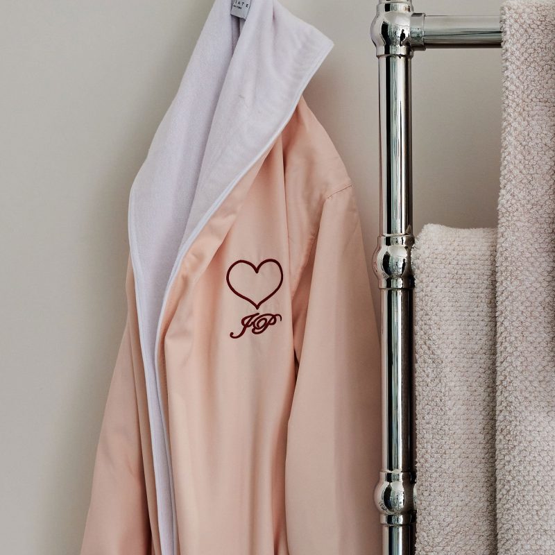 spa luxury robe blush 02